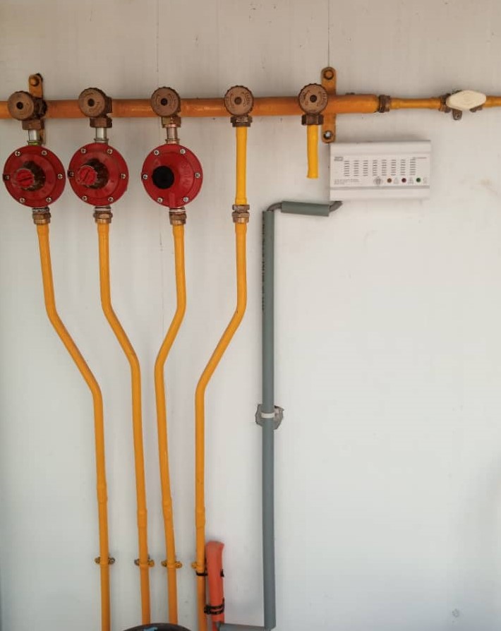 Collecteur et détendeurs de gaz installés sur un réseau